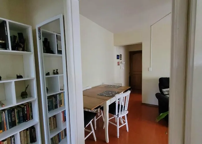Aconchegante E Bem-localizado Apartamento
