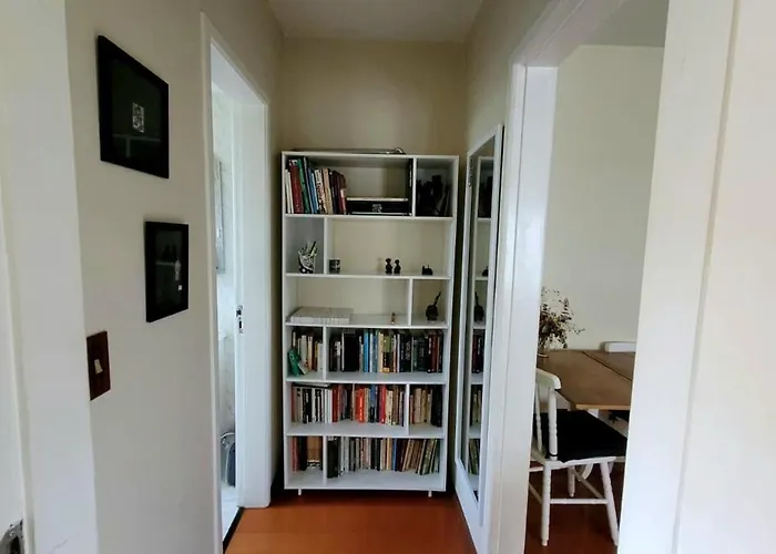 Aconchegante E Bem-localizado Apartamento